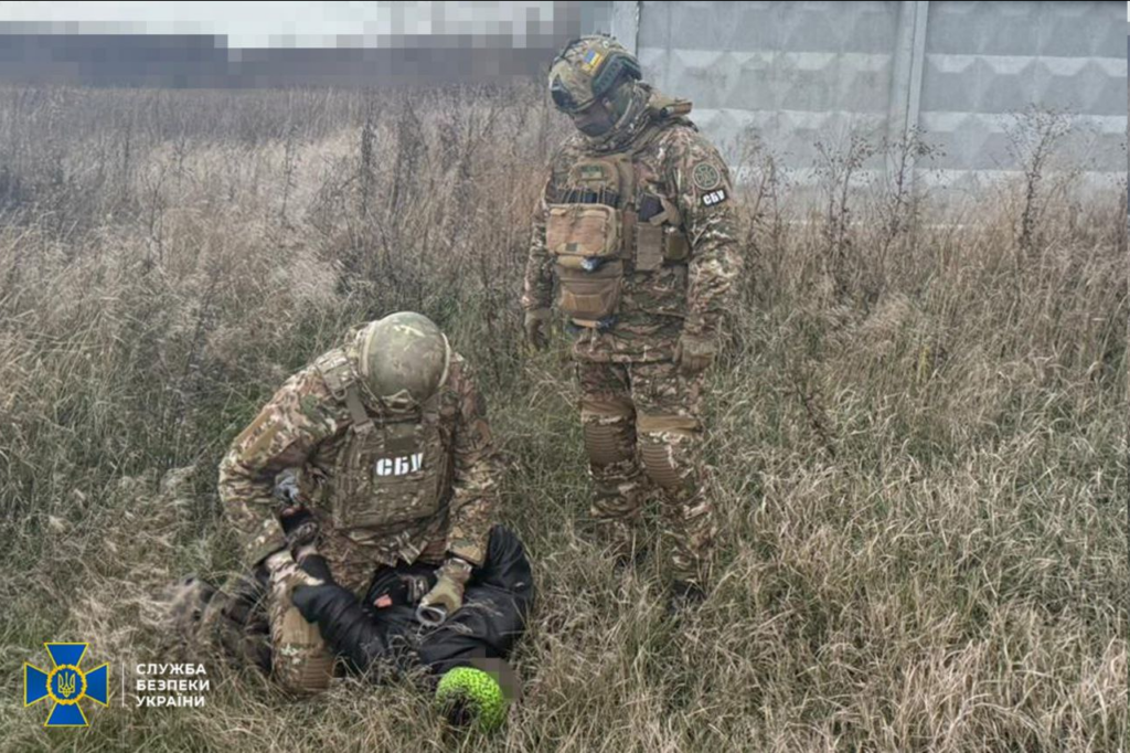 image 19 СБУ затримала агента фсб, який намагався спалити електропідстанцію, що живить військовий аеродром на Кіровоградщині