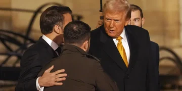 Макрон переконав Трампа зустрітися із Зеленським