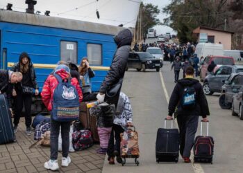 ЄС може припинити підтримку біженців на вимогу Києва