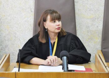 Суддя, яка “відмазувала” п’яних водіїв, буде отримувати пожиттєве утримання за рахунок українців