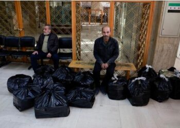 Жителі Дамаска масово несуть у банк гроші в сміттєвих пакетах (Фото)