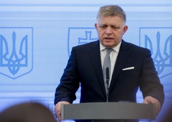 Фіцо погрожує Україні відключенням електроенергії