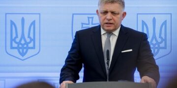 Фіцо погрожує Україні відключенням електроенергії