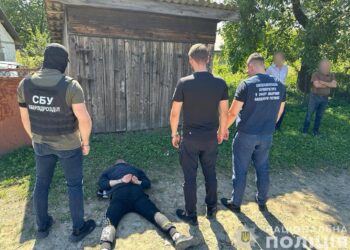 Шахрай із Закарпаття «заробляв» на фальшивих довідках про непридатність до служби 3 Шахрай із Закарпаття «заробляв» на фальшивих довідках про непридатність до служби