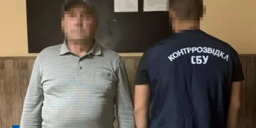 У ластах намагався перепливти Дніпро. Затримано ексчиновника, завербованого ФСБ