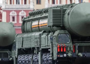 Військова машина Кремля. Російські виробники Орешника використовують західне обладнання — Financial Times