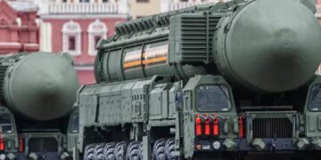 Військова машина Кремля. Російські виробники Орешника використовують західне обладнання — Financial Times