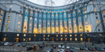 Кабмін дозволив бронювати всіх священнослужителів, а релігійні організації відніс до критично важливих