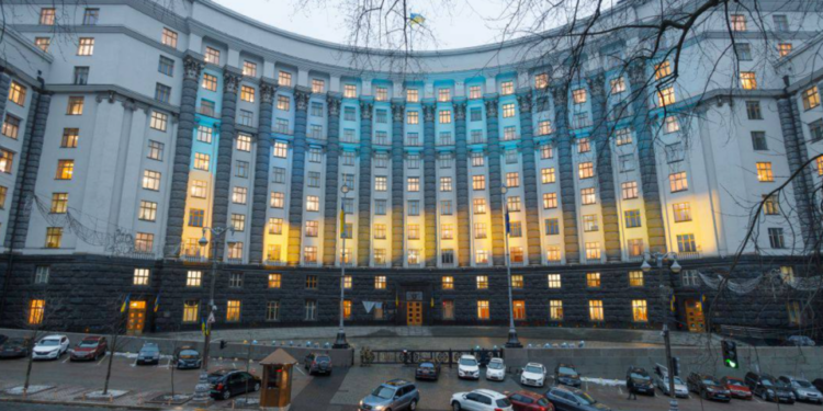 Кабмін дозволив бронювати всіх священнослужителів, а релігійні організації відніс до критично важливих 1 Кабмін дозволив бронювати всіх священнослужителів, а релігійні організації відніс до критично важливих