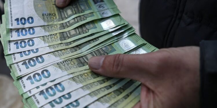 Викрито шахрайську схему:спортивний чиновник обдурив благодійників на мільйони євро 1 Викрито шахрайську схему:спортивний чиновник обдурив благодійників на мільйони євро