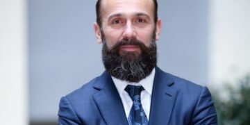 Артур Ємельянов