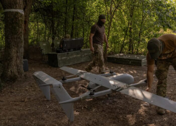 Конфлікт Китаю та США: нові обмеження на постачання дронів загрожують обороні України