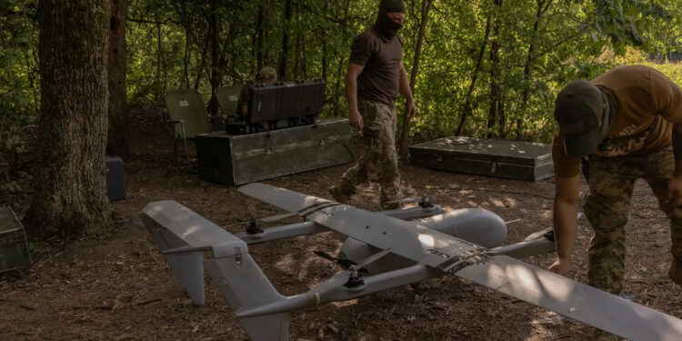 Конфлікт Китаю та США: нові обмеження на постачання дронів загрожують обороні України