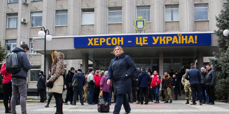 У Херсоні подружжя організувало незаконне голосування на користь Росії 1 У Херсоні подружжя організувало незаконне голосування на користь Росії