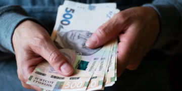 Грошова допомога від держави: кому виплатять 6500 грн