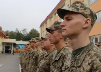 Штикові атаки у 21 столітті: курсанти готуються до війни 1900-х років?