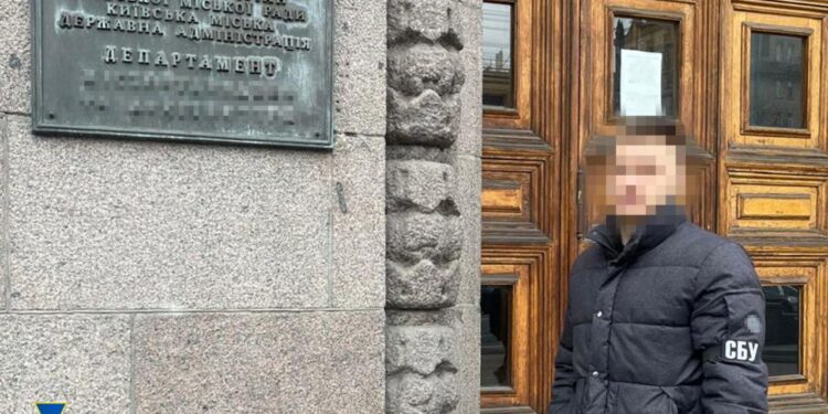 Фейкова інвалідність: топчиновник КМДА ухилявся від мобілізації 1 Посадовець КМДА підробив діагноз, щоб не йти на фронт