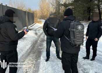 Скандал у Дніпрі: начальник правоохоронців відправив підлеглих будувати власний будинок 9 Скандал у Дніпрі: начальник правоохоронців відправив підлеглих будувати власний будинок