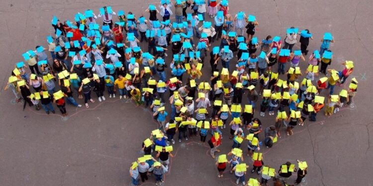 населення України