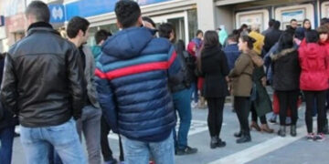 Порожні банкомати: у Туреччині громадяни зіткнулися з дефіцитом готівки