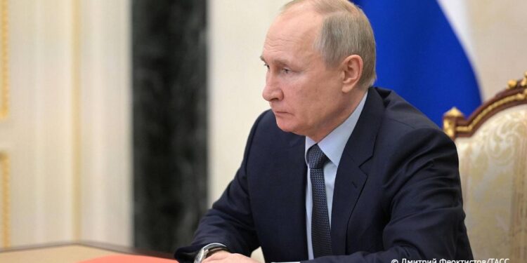 Путін готує молодь до багаторічної війни 1 Володимир Путін