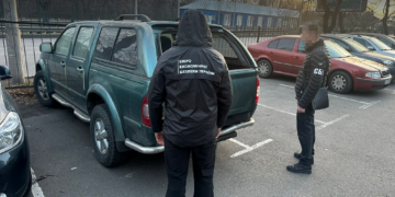 Детективи викрили шахрайську схему з автомобілями для ЗСУ