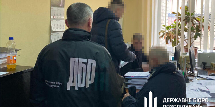 На Сумщині викрили багатомільйонну схему на митниці 1 ДБР
