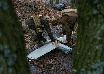 Україна потребує масштабної мобілізації:скільки військових потрібно для перемоги 9 Україні потрібно в 10 разів більше військових, щоб повністю зупинити росіян