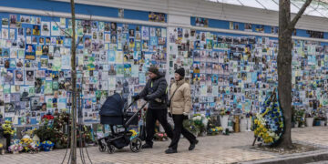 Населення України може скоротитися вдвічі