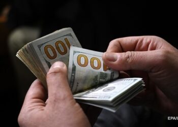 В Одесі правоохоронниця "продавала" ухилення від мобілізації за астрономічні суми 1 долари