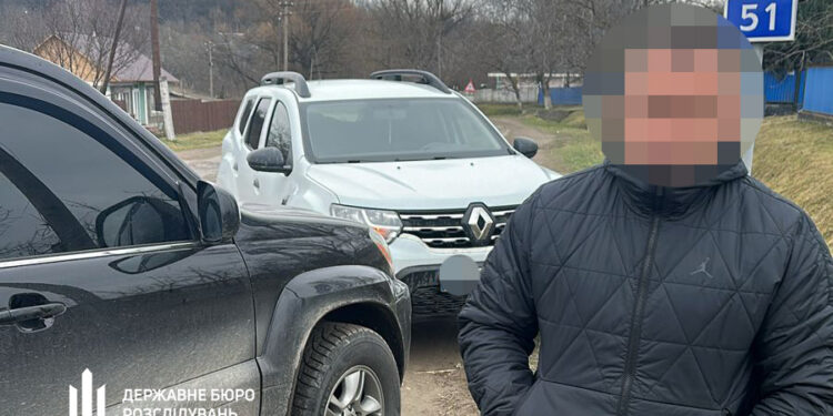 Слуга закону став злочинцем: правоохоронець організував схему переправлення ухилянтів 1 ДБР