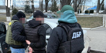 Прикордонник-хабарник організував схему переправлення ухилянтів до Молдови