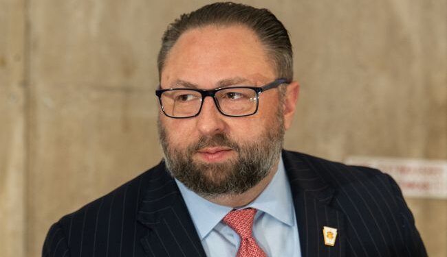 Політика жорстких методів: Чому США зупинили військову допомогу Україні 1 Джейсон Міллер