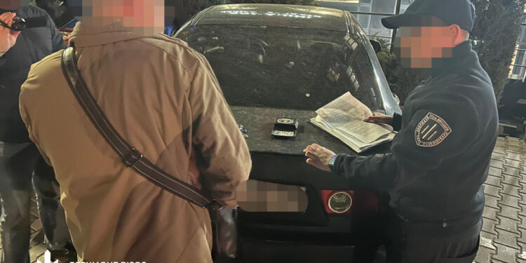 На Одещині правоохоронець "допомагав" ухилянтам уникнути мобілізації 1 ДБР