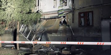 Кропивницький відбиває наймасованішу атаку дронів: ворог цинічно влучив по вулиці Миру