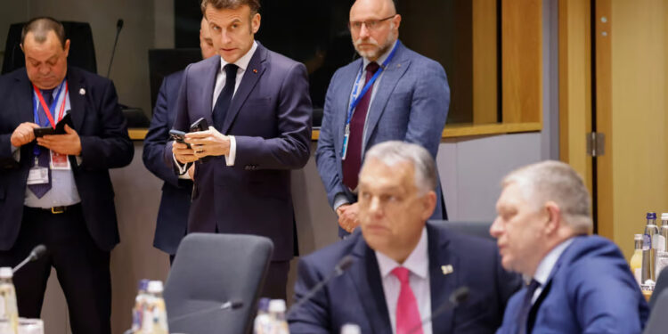 ЄС знайшов спосіб обійти вето Орбана щодо допомоги Україні 1 Орбан, Фіцо, Макрон