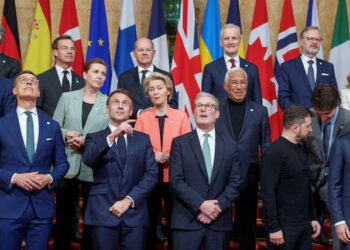 Макрон, Стармер