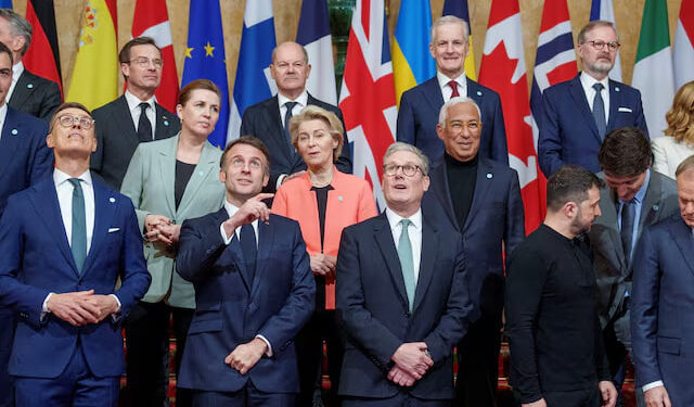 Макрон, Стармер