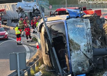 У Варшаві перекинувся автобус з українцями