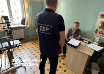 Корупція у ВЛК: голова комісії на Буковині підозрюється у продажі довідок для ухилення