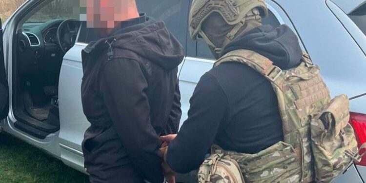 На Рівненщині викрито схему переправлення ухилянтів через кордон 1 Чергова "ухилянтська схема": СБУ затримала ділка на Рівненщині