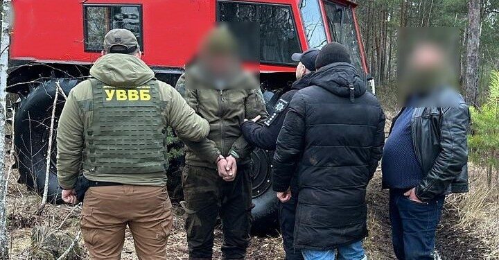 Нелегальний "трансфер" від мобілізації: на Рівненщині викрито злочинну схему 1 ухилянти