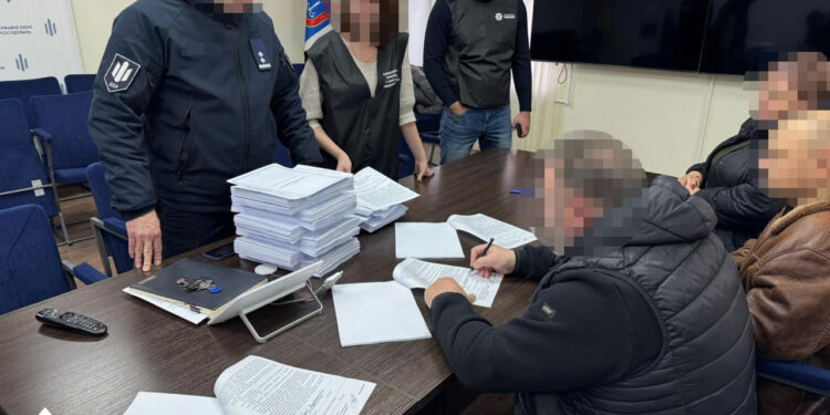 Депутат з Кіровоградщини обікрав армію на 12 мільйонів гривень 1 ДБР