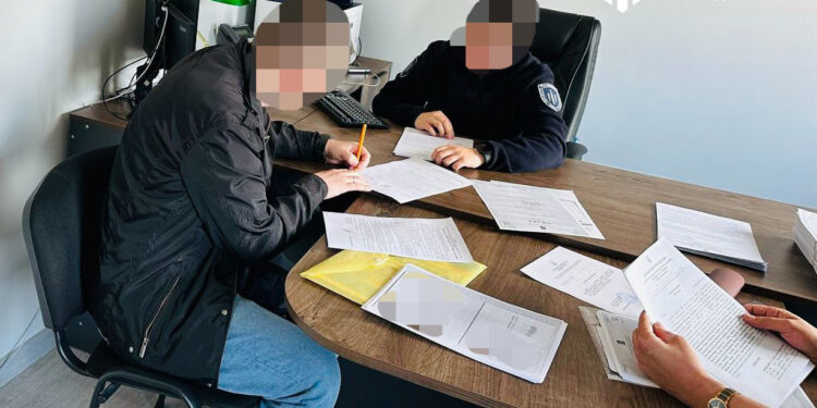 Корупція в ТЦК: На Одещині викрито посадовця, який "продавав" ухилення від мобілізації 1 ДБР