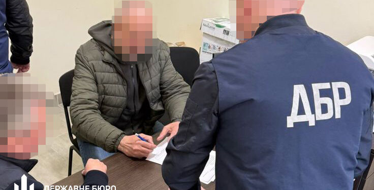 Військова корупція: викрито посадовця, який незаконно оформив бойові виплати на майже 5 млн грн 1 ДБР