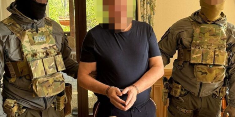 Посадовці Міноборони та заводу "освоїли" мільярди на бракованих боєприпасах 1 Посадовці оборонного заводу та Міноборони постачали на фронт непридатні міни, ставлячи під загрозу життя бійців