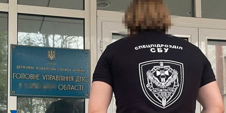 Керівника сумської ДПС спіймали на гарячому за хабарництво 1 СБУ і ДБР