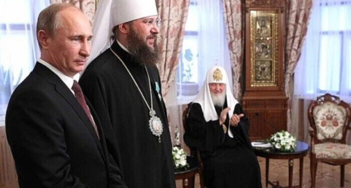 СБУ навідалась до головного кремлівського лобіста в УПЦ (МП) 1 Митрополит Антоній Паканич та Путін