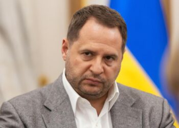 Ермак пообещал Зеленскому скрутить «в бараний рог» Белецкого и Буданова