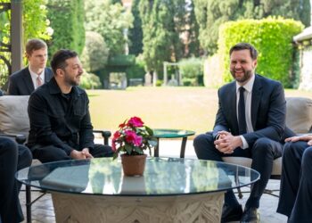 Зеленський і Венс: Від протистояння до пошуку миру в Римі